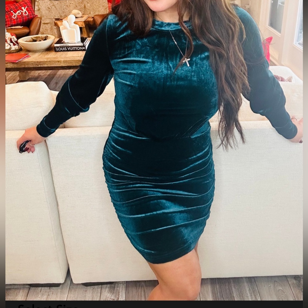 Green velvet side scrunch dress, size XL